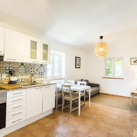 Cosy Bungalow By Cadenzalux Casa vacanze Cascais